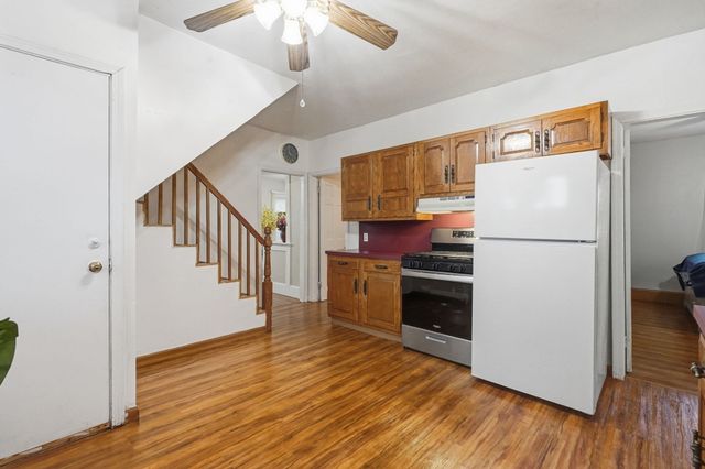 1774 Carew St, Springfield, MA 01104