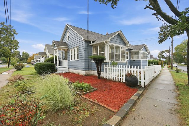 1774 Carew St, Springfield, MA 01104