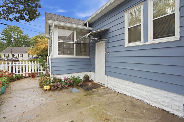 1774 Carew St, Springfield, MA 01104