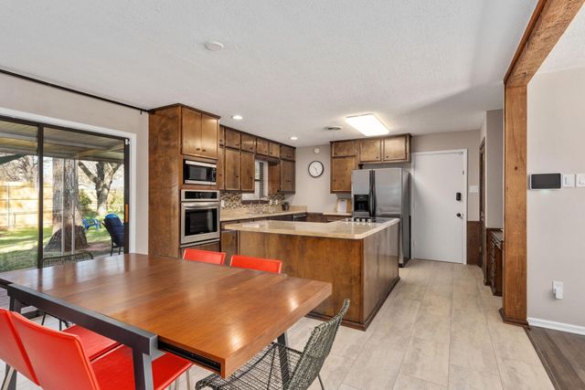 1501 Ronne Drive, Irving, TX 75060