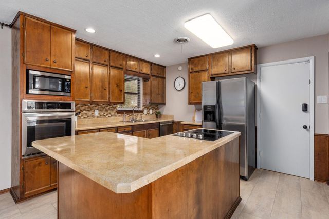 1501 Ronne Drive, Irving, TX 75060