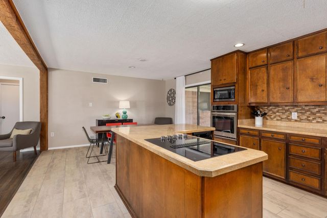 1501 Ronne Drive, Irving, TX 75060