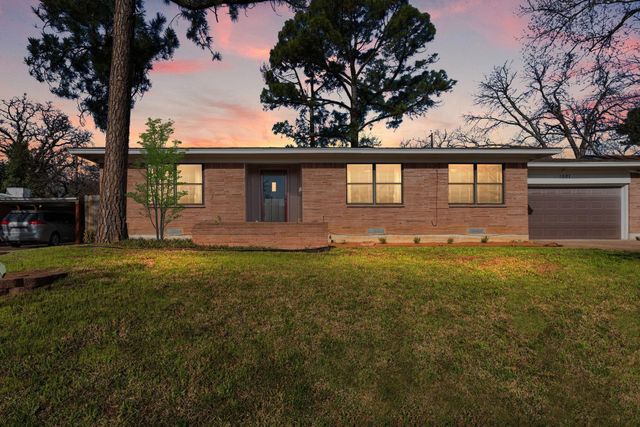 1501 Ronne Drive, Irving, TX 75060