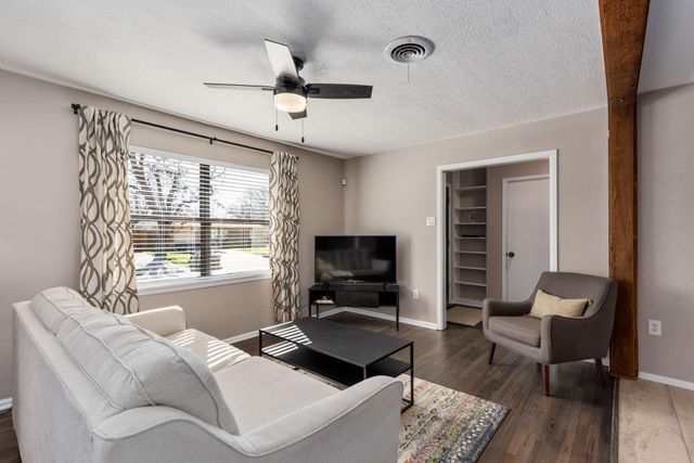 1501 Ronne Drive, Irving, TX 75060