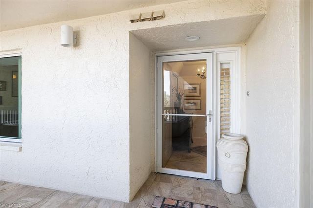 25 Bluebill AVE A-204, Naples, FL 34108