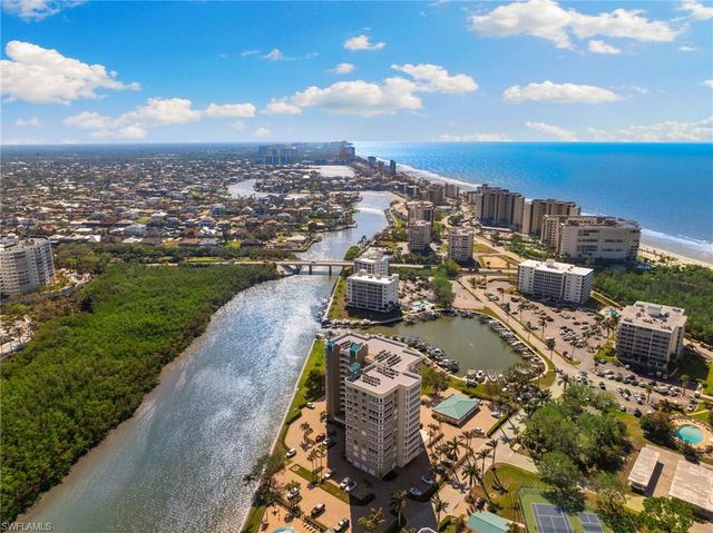 25 Bluebill AVE A-204, Naples, FL 34108