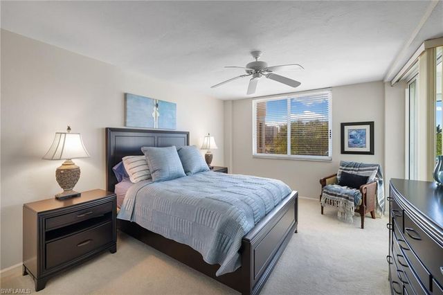 25 Bluebill AVE A-204, Naples, FL 34108