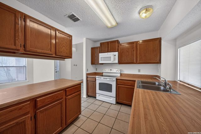 727 CYPRESSBROOK DR, San Antonio, TX 78245