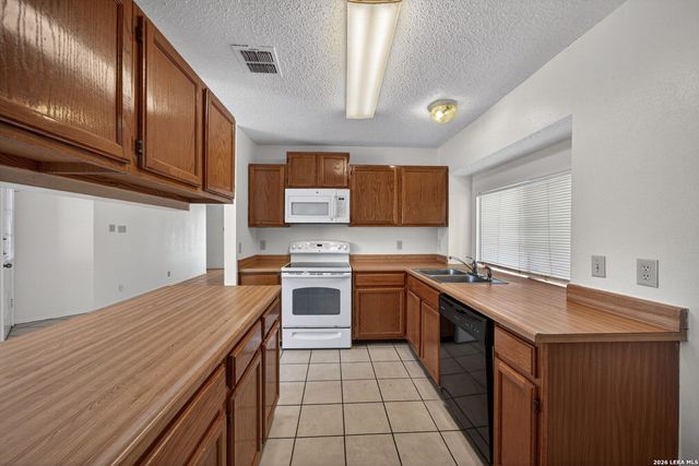 727 CYPRESSBROOK DR, San Antonio, TX 78245