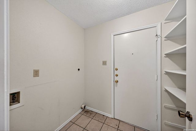 727 CYPRESSBROOK DR, San Antonio, TX 78245