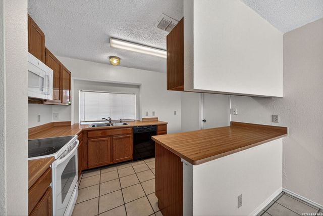727 CYPRESSBROOK DR, San Antonio, TX 78245