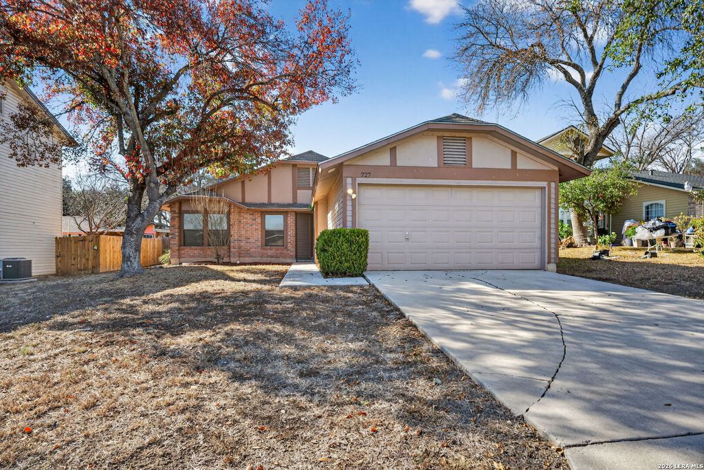 727 CYPRESSBROOK DR, San Antonio, TX 78245