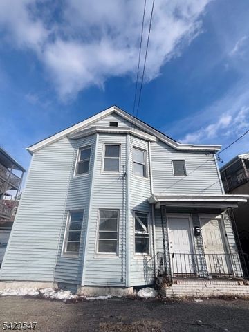 9 Sparrow St, Paterson City, NJ 07524