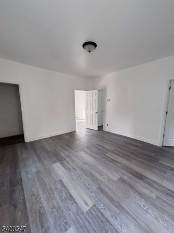 9 Sparrow St, Paterson City, NJ 07524