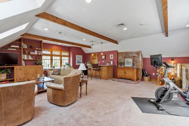 42 Canterbury Street, Andover, MA 01810