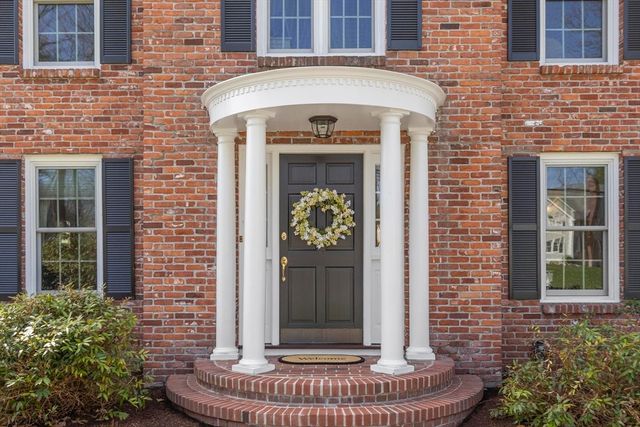 42 Canterbury Street, Andover, MA 01810