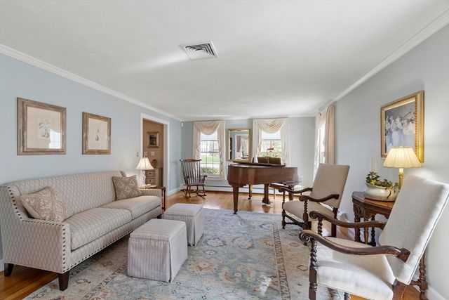 42 Canterbury Street, Andover, MA 01810