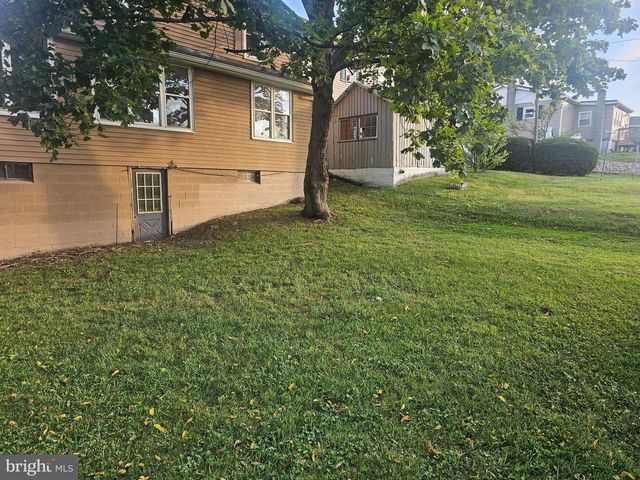 206 E CHURCH ST, Freeburg, PA 17827