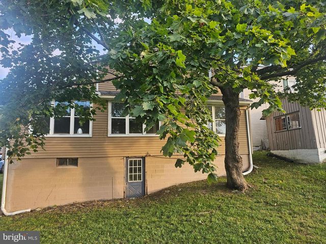 206 E CHURCH ST, Freeburg, PA 17827