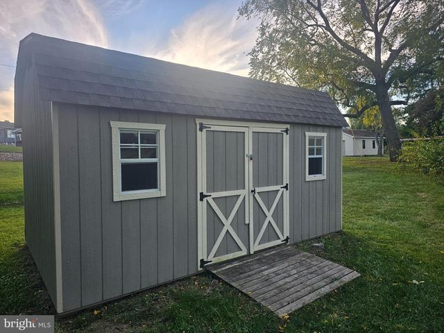 206 E CHURCH ST, Freeburg, PA 17827