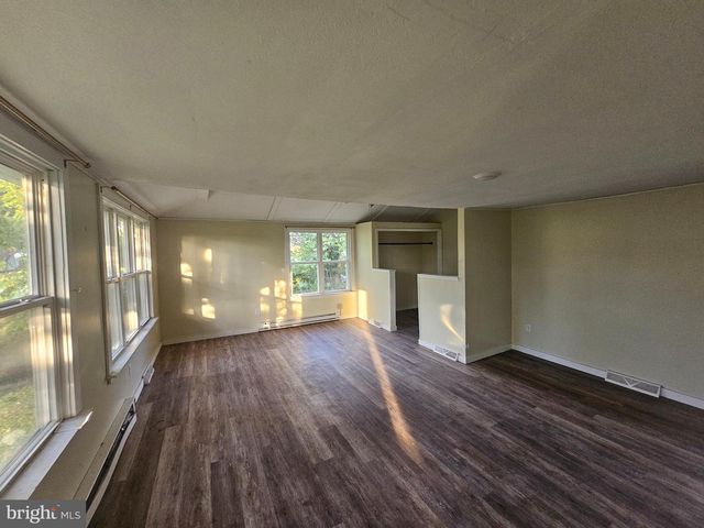 206 E CHURCH ST, Freeburg, PA 17827