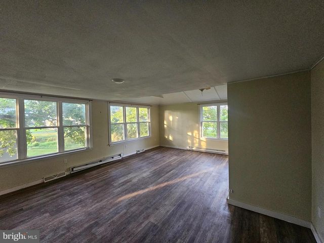 206 E CHURCH ST, Freeburg, PA 17827