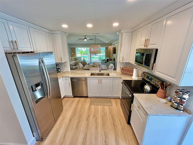 4005 OAKLEY GREENE 19, Sarasota, FL 34235