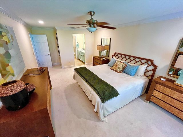 4005 OAKLEY GREENE 19, Sarasota, FL 34235