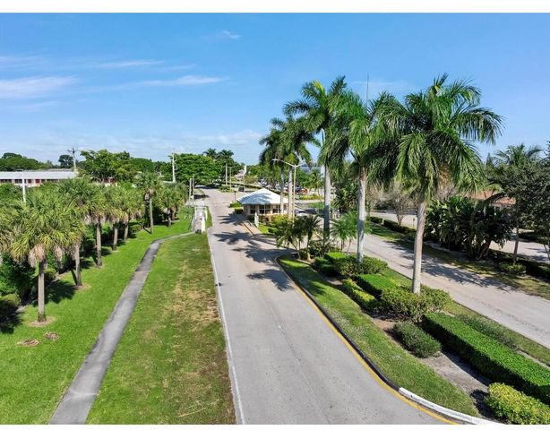 209 Northampton K K, West Palm Beach, FL 33417