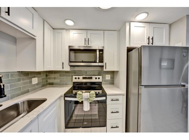 209 Northampton K K, West Palm Beach, FL 33417