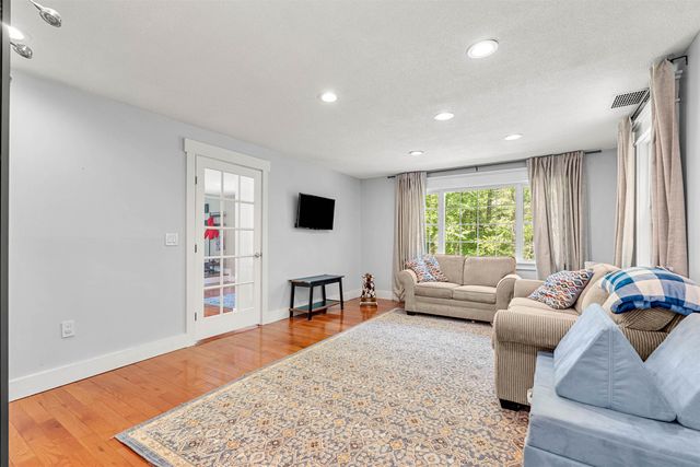 61 Sofia Way, Nottingham, NH 03290