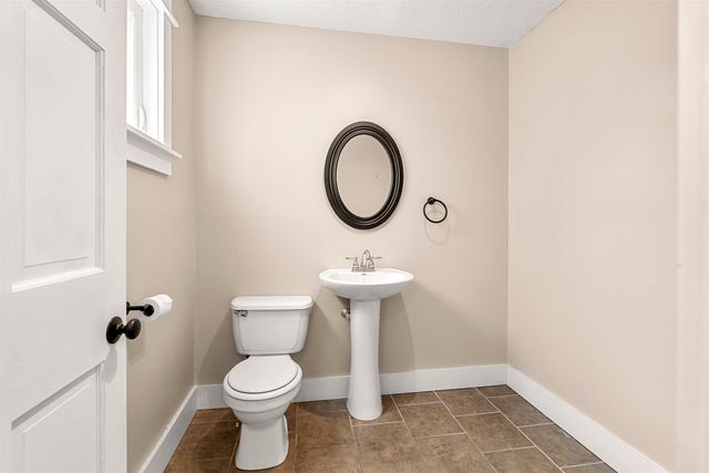 61 Sofia Way, Nottingham, NH 03290