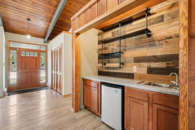 W335N5392 Wedgewood DRIVE, Nashotah, WI 53058