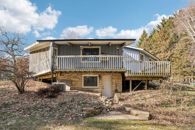 W335N5392 Wedgewood DRIVE, Nashotah, WI 53058