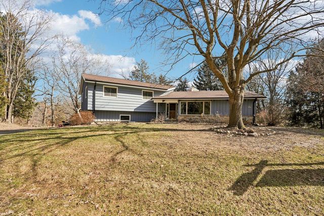 W335N5392 Wedgewood DRIVE, Nashotah, WI 53058