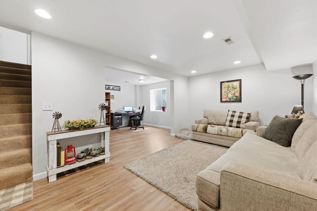 1500 Sunset Ct, Goddard, KS 67052
