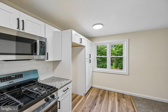 411 COVENTRY AVE, Darby, PA 19023