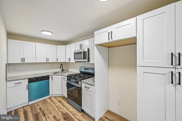 411 COVENTRY AVE, Darby, PA 19023