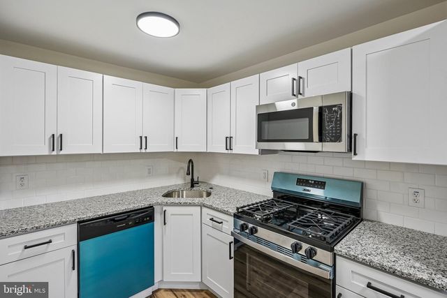 411 COVENTRY AVE, Darby, PA 19023