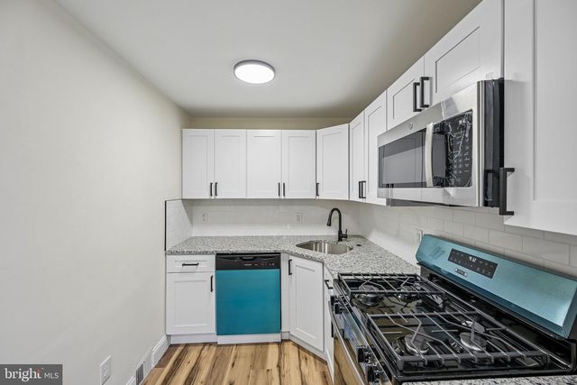 411 COVENTRY AVE, Darby, PA 19023
