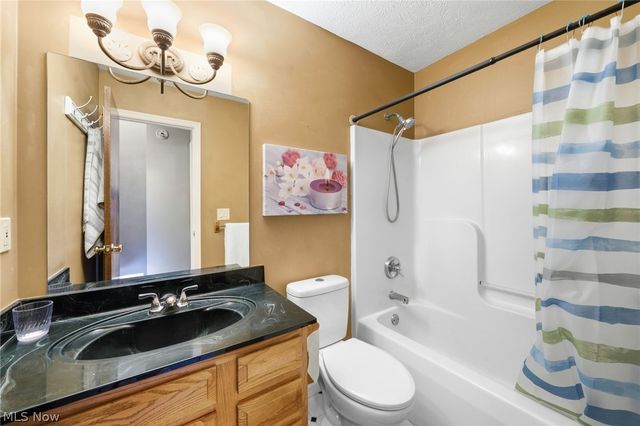1970 Cherrywood Lane, Akron, OH 44312