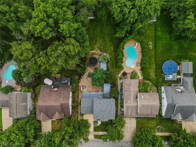 1970 Cherrywood Lane, Akron, OH 44312