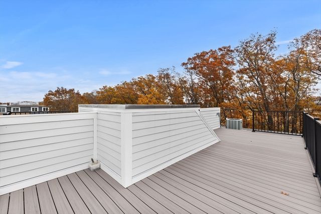 599 Sea St Unit 2, Quincy, MA 02169