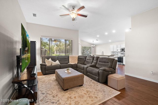 195 Sedgewood Circle, Melbourne, FL 32904