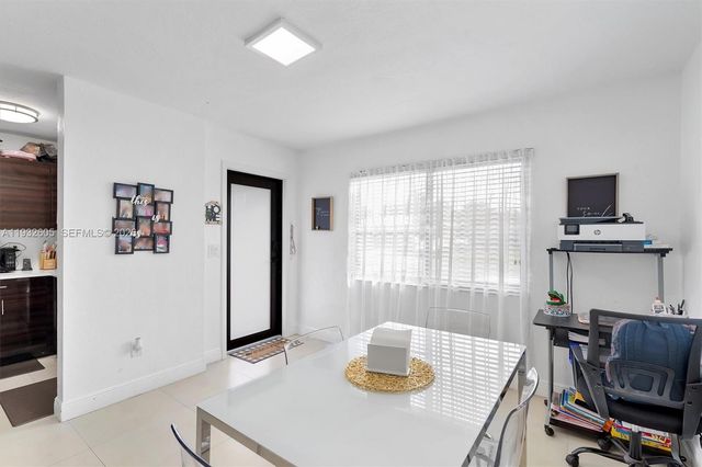 722 SW 8th St, Hallandale Beach, FL 33009