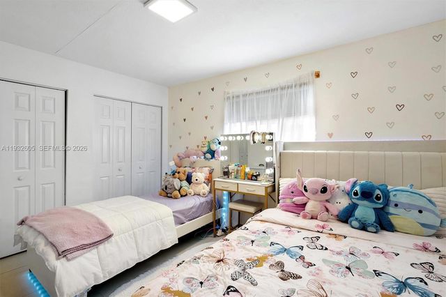 722 SW 8th St, Hallandale Beach, FL 33009