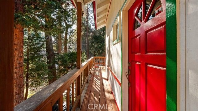 25172 Moon Drive, Crestline, CA 92325