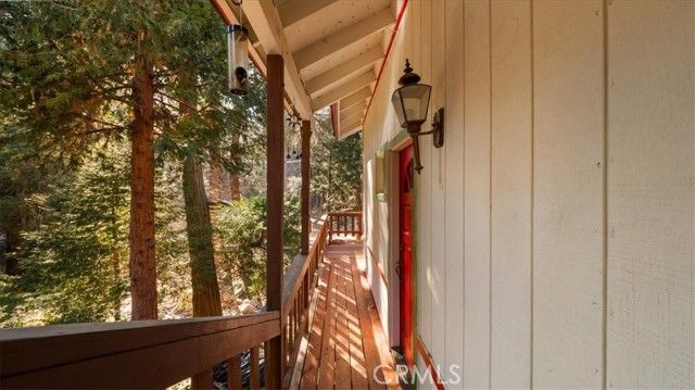 25172 Moon Drive, Crestline, CA 92325