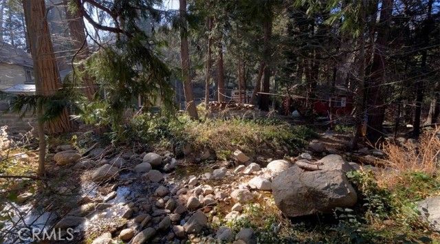 25172 Moon Drive, Crestline, CA 92325