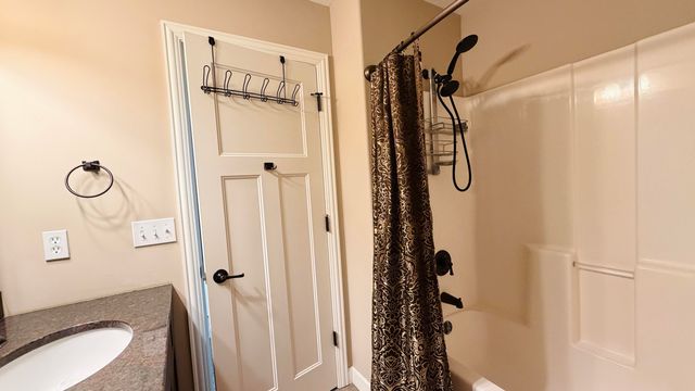 7406 ROSEDOWN DR, Columbia, MO 65203